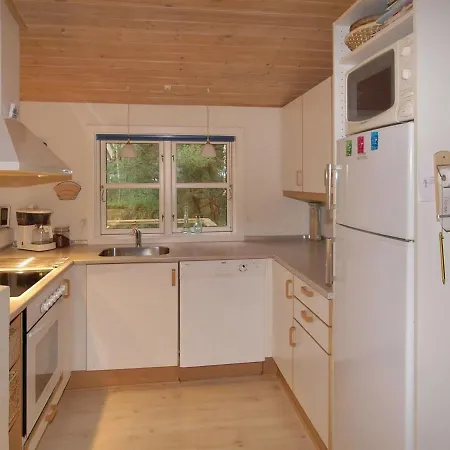 펜션 Signe - 800m From The Sea In Bornholm By Interhome 넥소