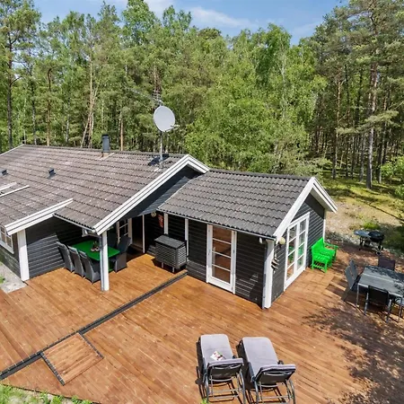 Signe - 850m From The Sea By Interhome