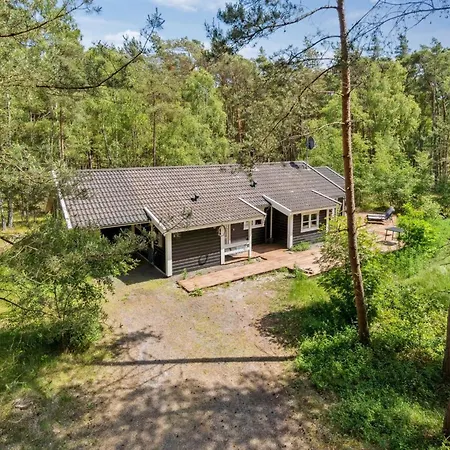 Signe - 850m From The Sea By Interhome