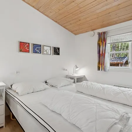 Signe - 850m From The Sea By Interhome Nyaraló *