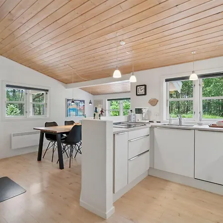 Signe - 850m From The Sea By Interhome Nyaraló *